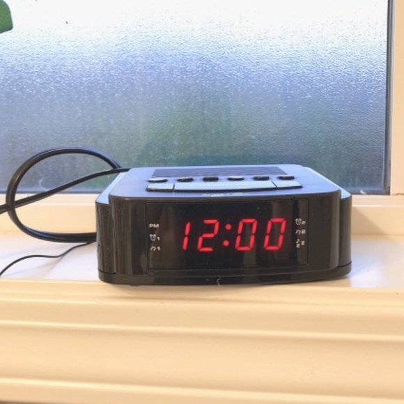 NEW Digital Clock / Alarm Clock - Picture 2 of 7